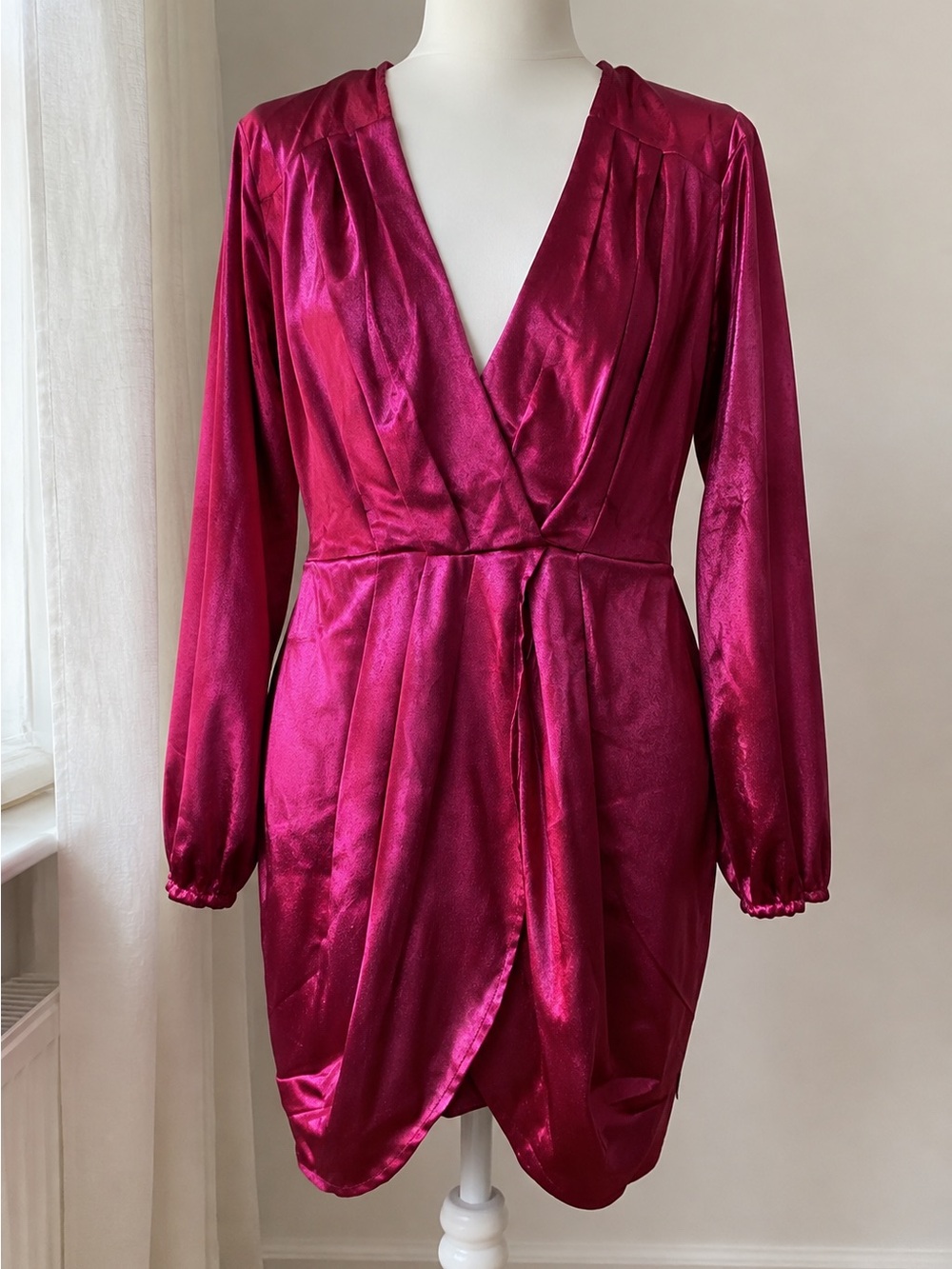 Entro Magenta Satin Long Sleeve Surplice Tulip Mini Dress L